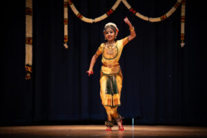 Online Bharatanatyam Classes in New Jersey by Laasya Kshethra offering Indian classical dance training for kids, beginners, adults, and advanced students through virtual Bharatanatyam lessons.